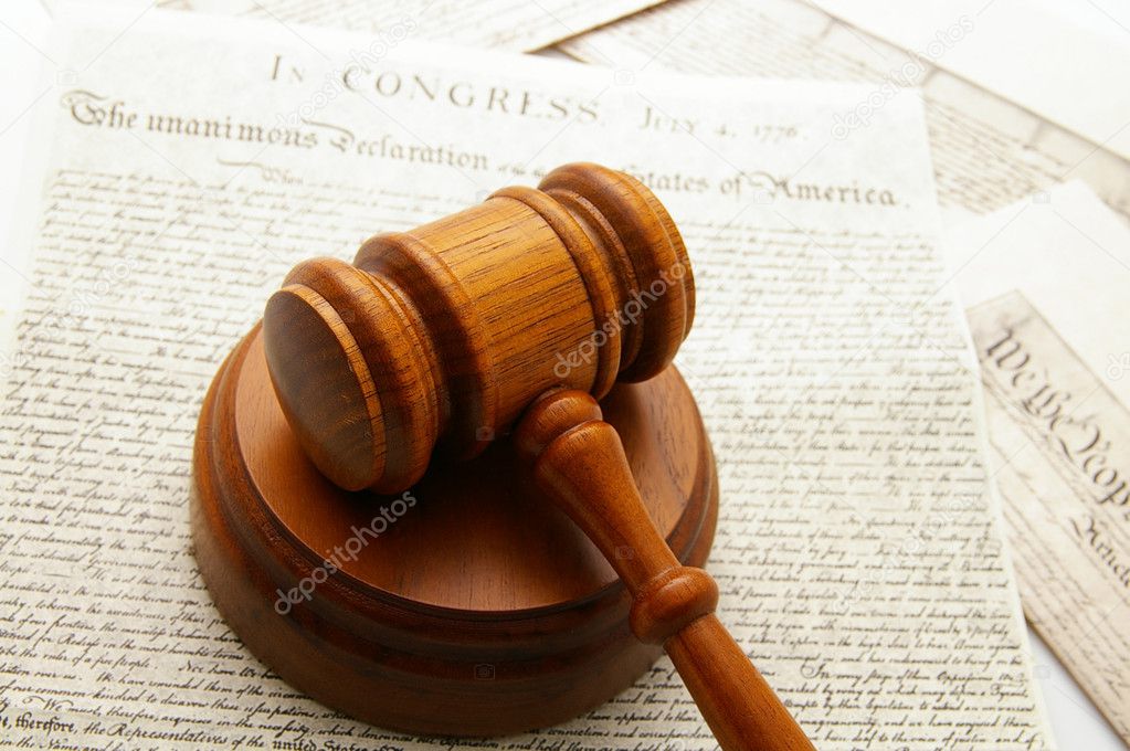 Altes Gründungsdokument mit Feder